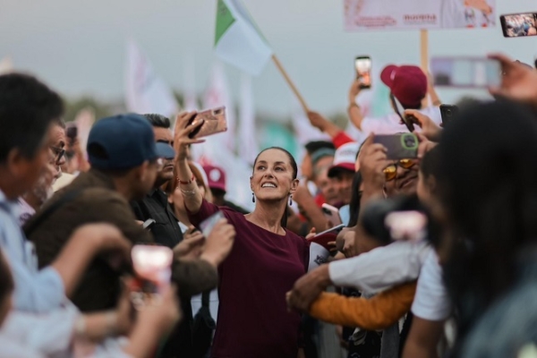 Claudia Sheinbaum va por la construcción de más escuelas y mejores salarios para maestros y maestras