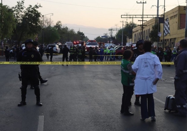 Reportan tres muertos ante el desplome de helicóptero en Coyoacán