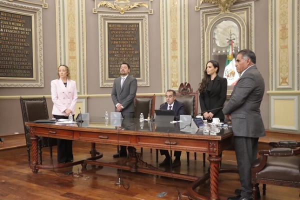 Presentan en el Congreso exhorto para que municipios cumplan con Ley de Imagen Institucional