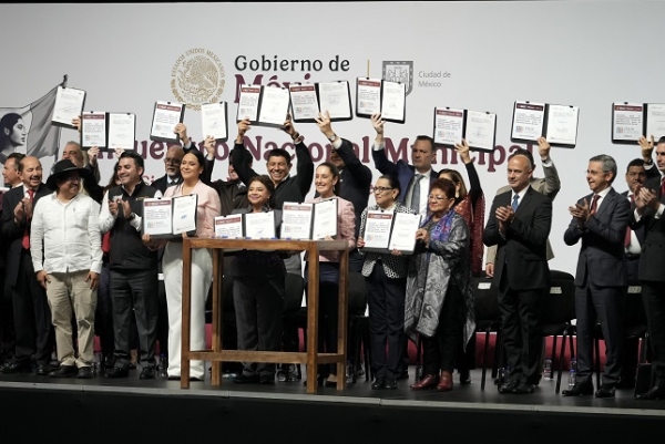 Asistió Pepe Chedraui al Primer Encuentro Nacional Municipal con Claudia Sheinbaum