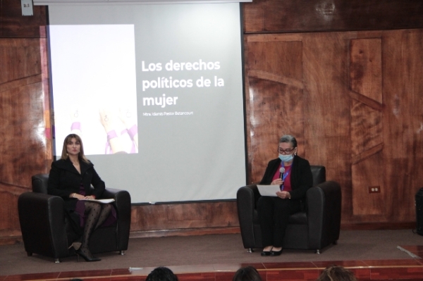 Participa Magistrada Presidenta del TEEP en las conferencias &quot;Mujeres Líderes Mexicanas&quot;