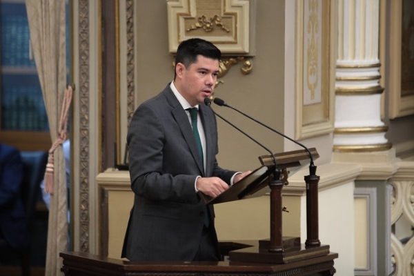 Impulsan iniciativa en el Congreso para sancionar la tauromaquia y peleas de gallos