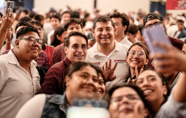 Los jóvenes visión de progreso en Puebla: Armenta