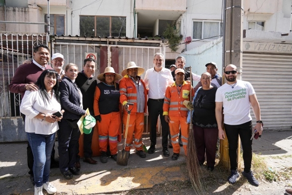 Supervisa Pepe Chedraui mantenimiento de áreas verdes de la colonia Las Hadas