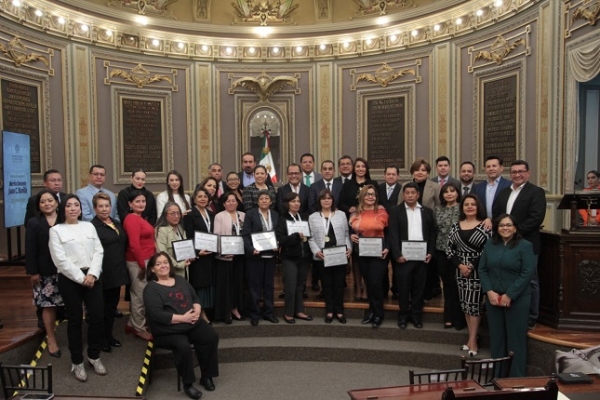 Entrega Congreso del Estado Medalla al Mérito Docente “Juan C. Bonilla”