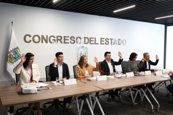 Presentan en Congreso del Estado el libro “Dignidad Parlamentaria”