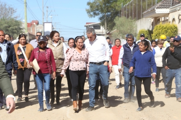 Atiende Pepe Chedraui vialidades en Juntas Auxiliares de la Capital