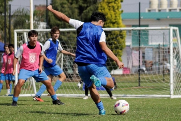 Un éxito el College Id Camp 2025 en el club Ambassador Puebla