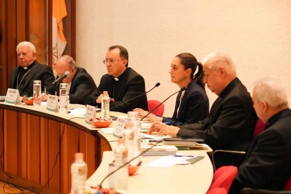 Claudia Sheinbaum se reúne con representantes del episcopado mexicano