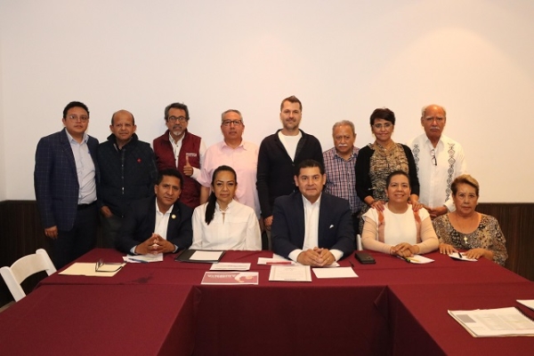 Alejandro Armenta fortalece la unidad en jornada de trabajo con líderes municipales