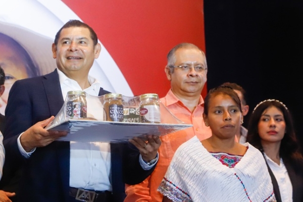 Nace café soluble &quot;5 de Mayo&quot;, compromiso cumplido a cafeticultores