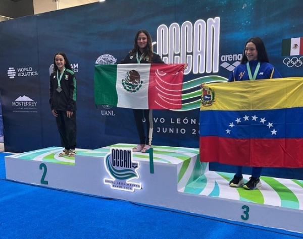 Oro y plata para Alexa Lara en el Centroamericano y del Caribe en natación