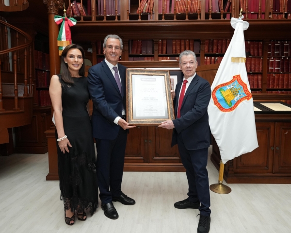Sostiene Pepe Chedraui encuentro bilateral con el expresidente Juan Manuel Santos de Colombia
