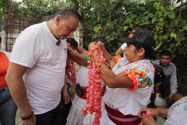 Fernando Morales se reúne con más de 1500  personas en Ixtepec