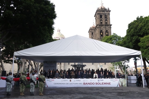 Poderes del Estado colocan Bando Solemne de Fiestas Patrias 2024 en la sede del Congreso