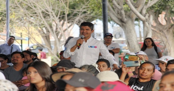 Eduardo Rivera se reúne con madres de familia y líderes de recolectores voluntarios