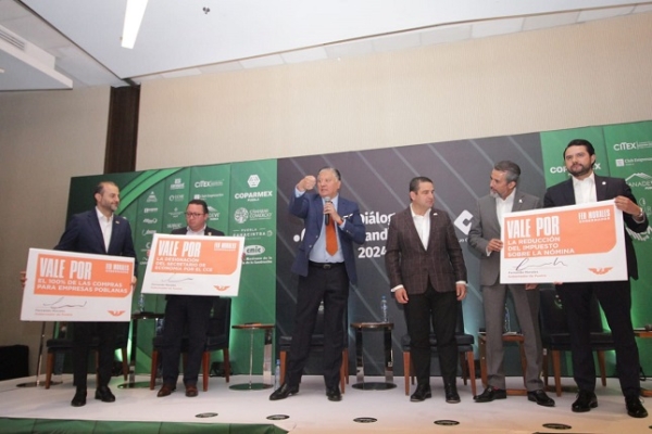 Fernando Morales firma compromisos con empresarios del CCE para el futuro de Puebla