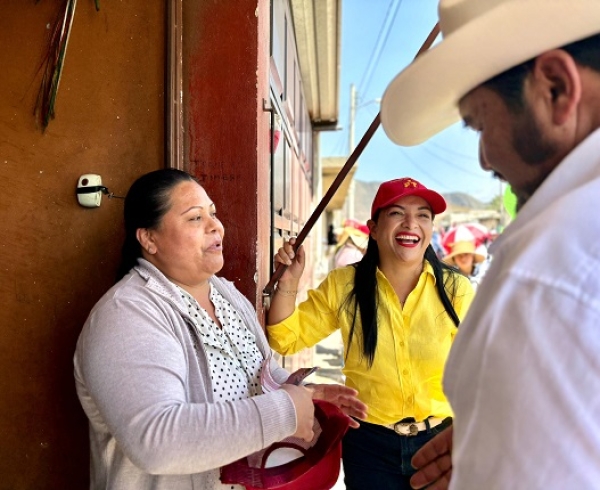 En Tlachichuca, Liz Sánchez llama a votar sin miedo