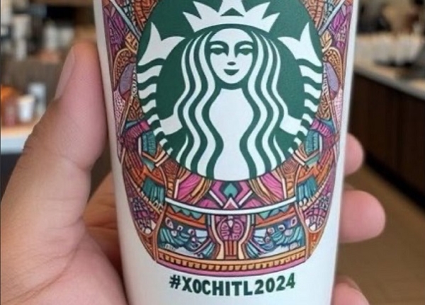 Starbucks se deslinda del diseño de vasos con el nombre de Xóchitl Gálvez