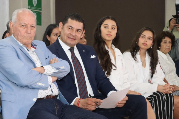 Armenta reconoce iniciativas que promueven la salud comunitaria