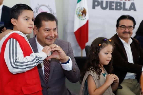 Ser útil, acomedido y agradecido, valores de mi infancia: Armenta