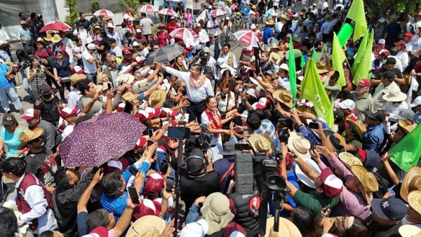 Reciben 25 mil poblanos a Sheinbaum y a Armenta en la campaña ganadora