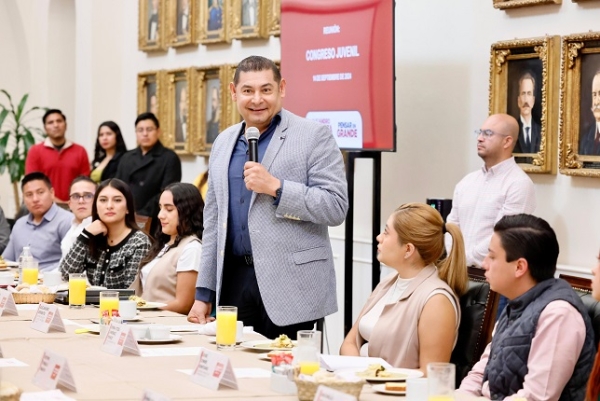 La juventud, clave en el futuro sostenible y tecnológico de Puebla: Armenta