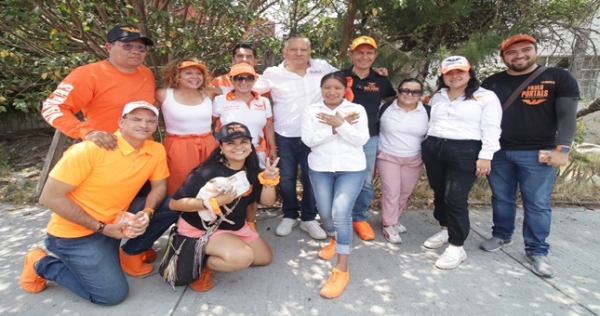 Fernando Morales visita el tianguis de &quot;Los Lavaderos&quot;